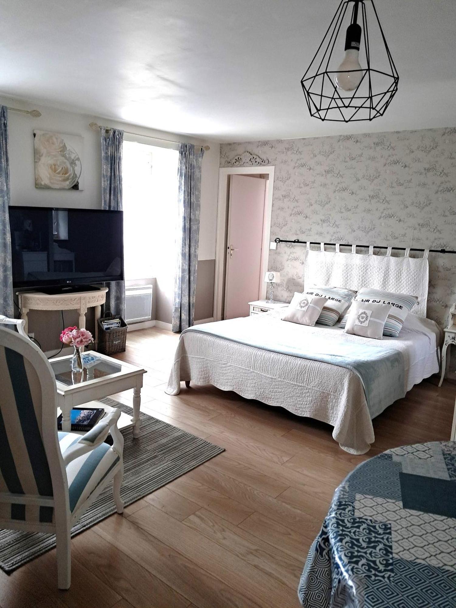 Couette-café Les Hortensias De Kerbarch 3*